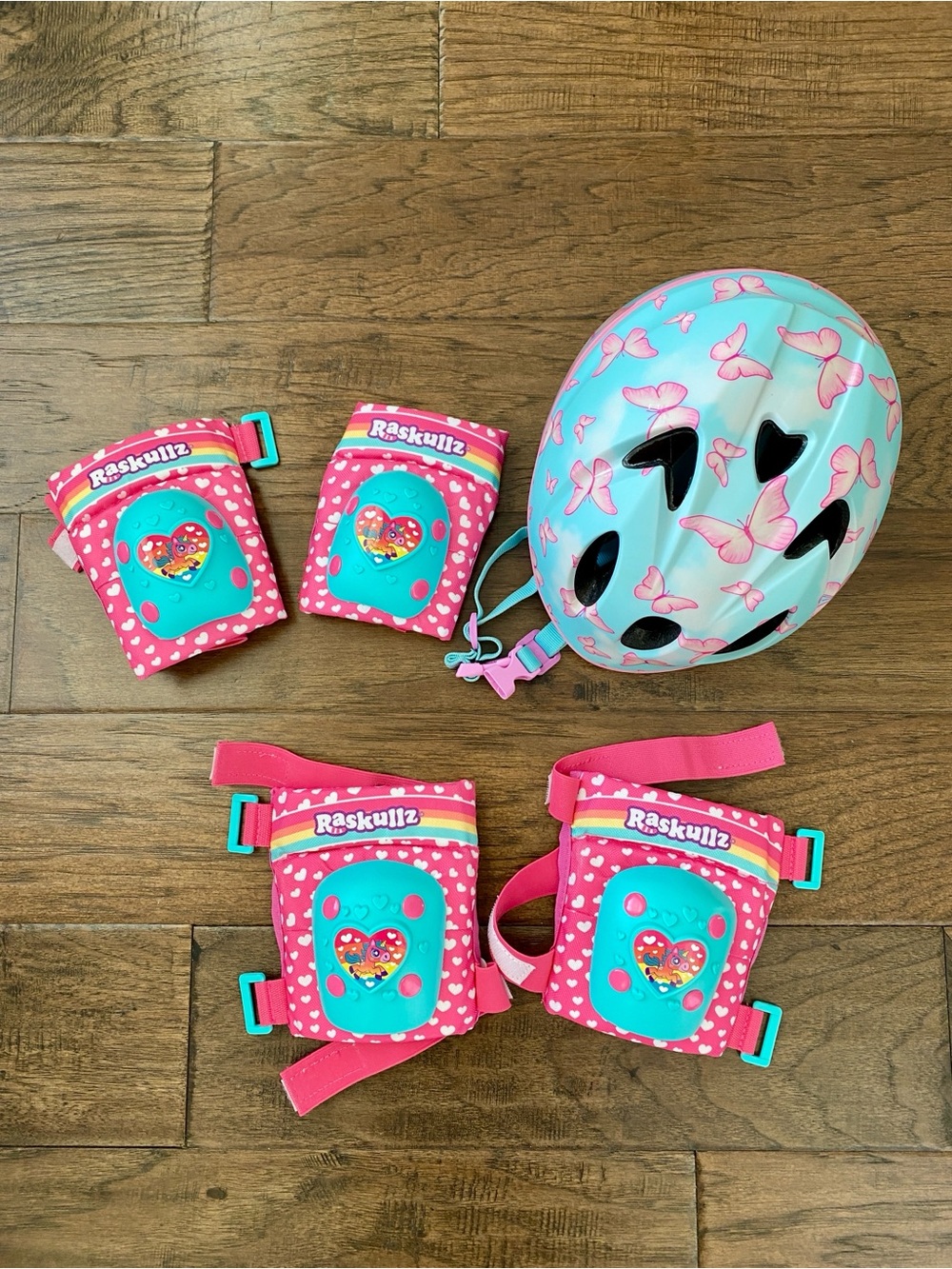 Kids Bike/Scooter Safety Gear – Schwinn Helmet + Raskullz Pads – Like New